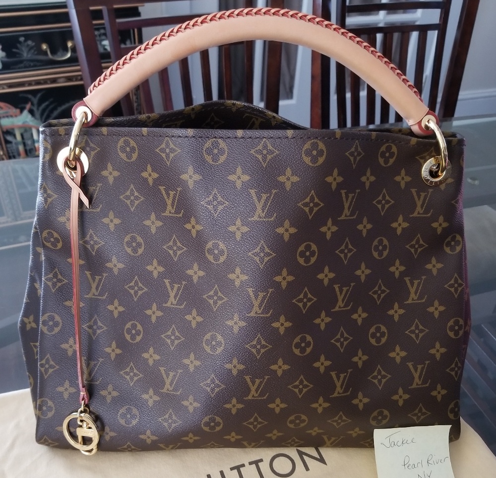 **SOLD**Louis Vuitton Artsy MM Monogram